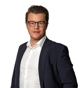 andreas-giek-500×550-2-273×300